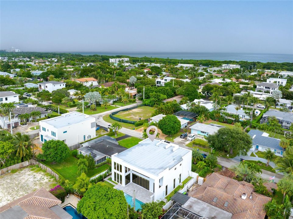 For Rent: $25,000 (5 beds, 5 baths, 4150 Square Feet)