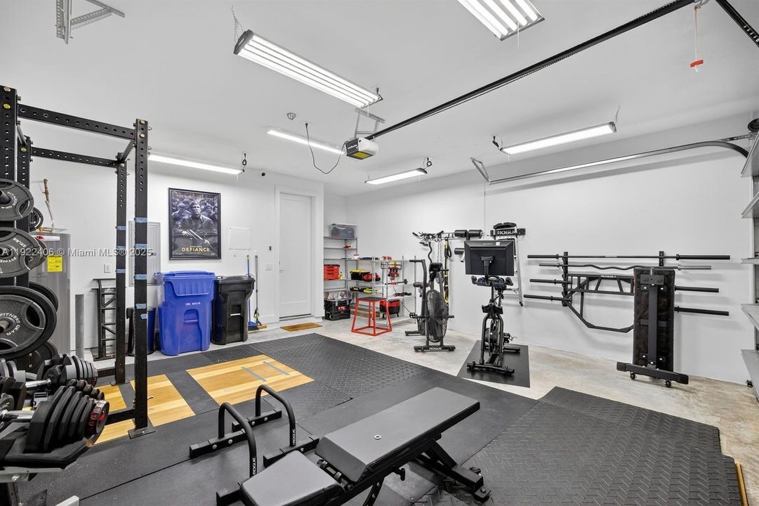 В аренду: $4,700 (3 спален, 3 ванн, 2105 Квадратных фут)