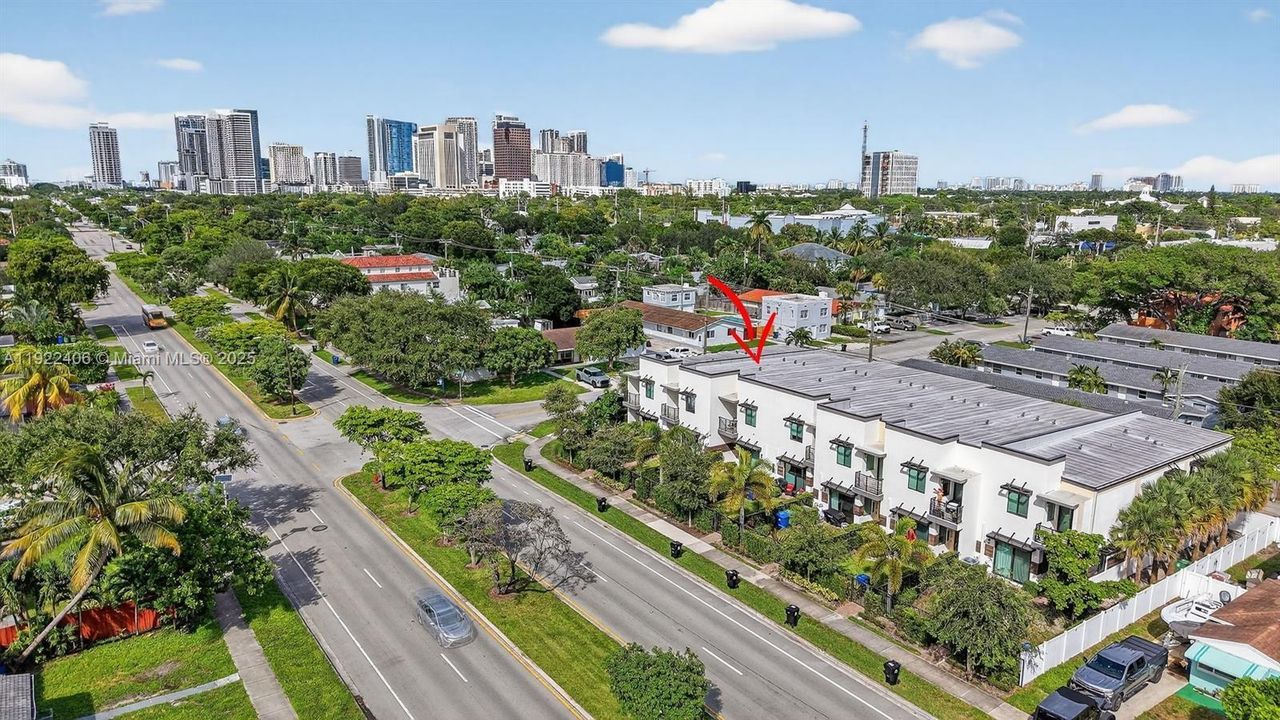 В аренду: $4,700 (3 спален, 3 ванн, 2105 Квадратных фут)