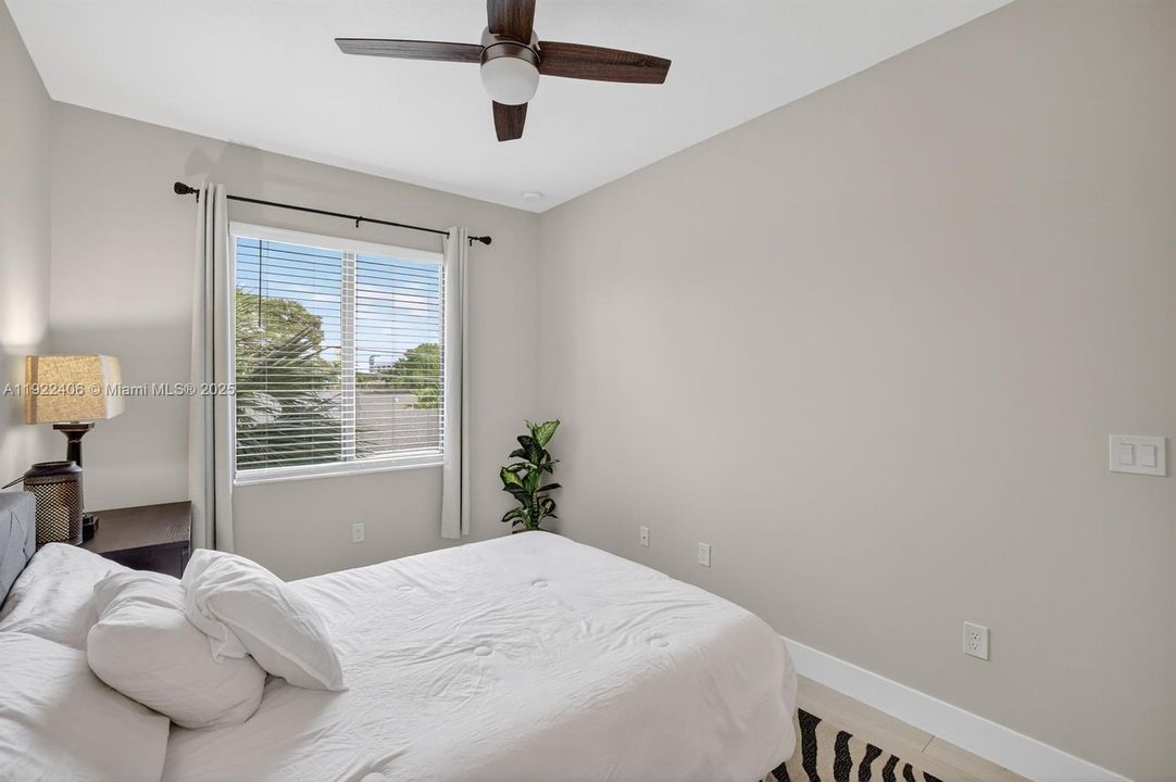 В аренду: $4,700 (3 спален, 3 ванн, 2105 Квадратных фут)