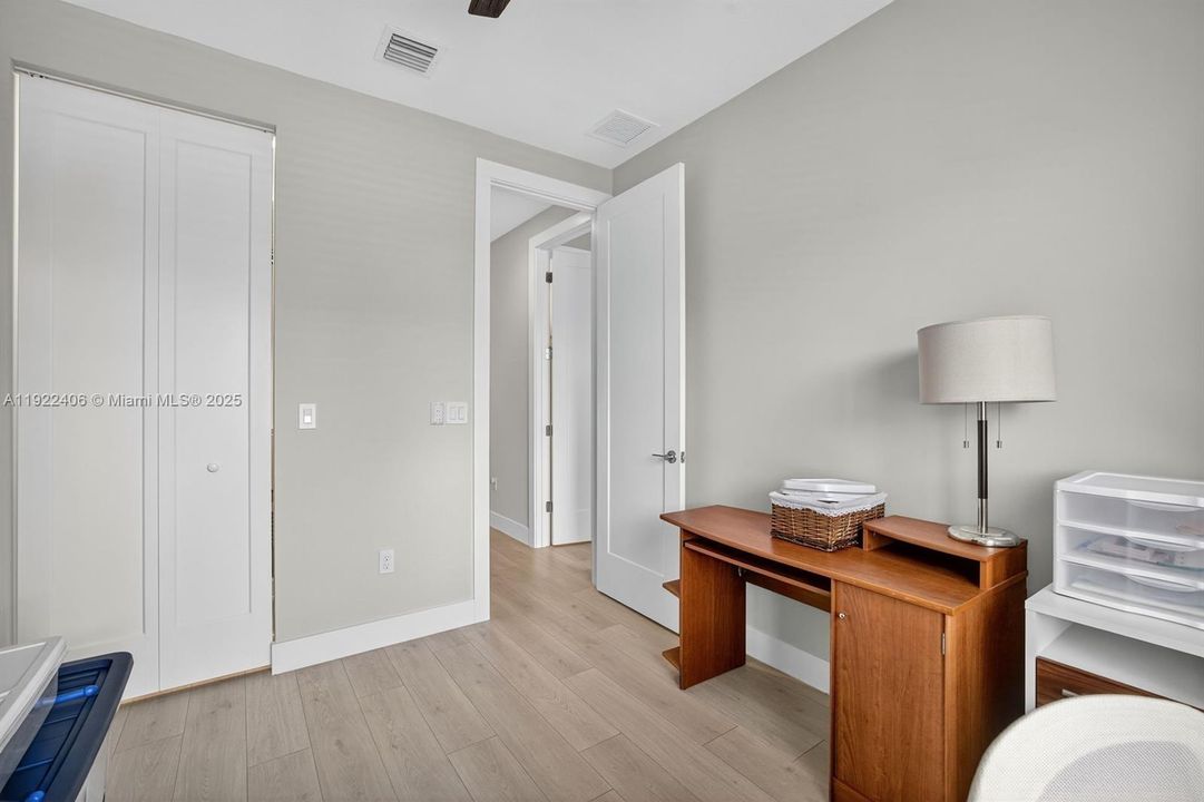 В аренду: $4,700 (3 спален, 3 ванн, 2105 Квадратных фут)