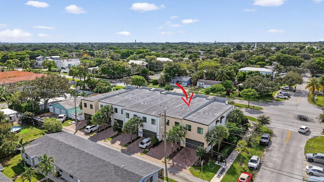 В аренду: $4,700 (3 спален, 3 ванн, 2105 Квадратных фут)