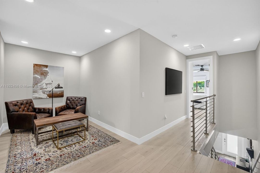 В аренду: $4,700 (3 спален, 3 ванн, 2105 Квадратных фут)