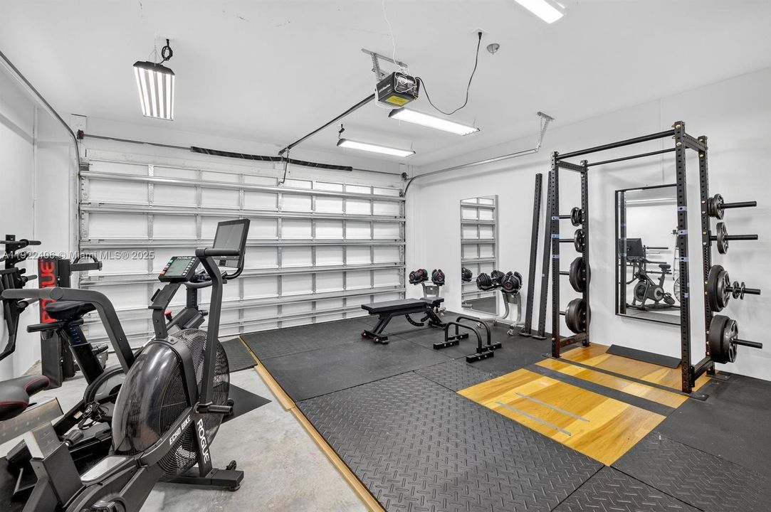 В аренду: $4,700 (3 спален, 3 ванн, 2105 Квадратных фут)