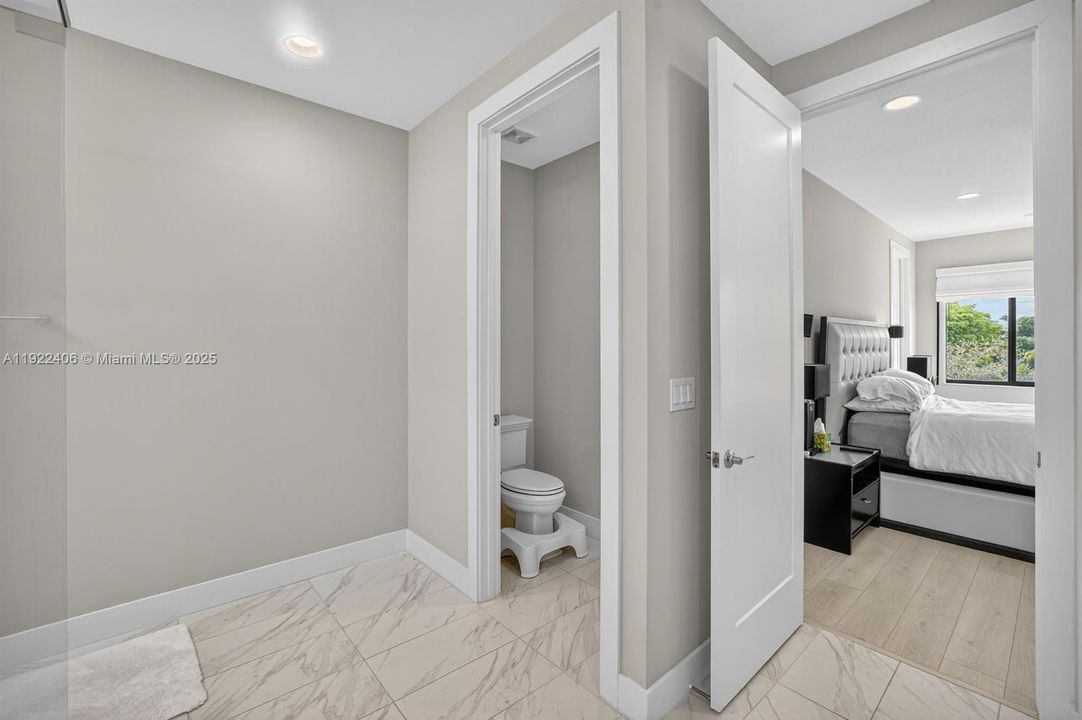 В аренду: $4,700 (3 спален, 3 ванн, 2105 Квадратных фут)