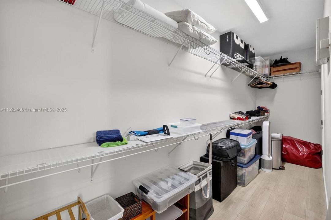 В аренду: $4,700 (3 спален, 3 ванн, 2105 Квадратных фут)