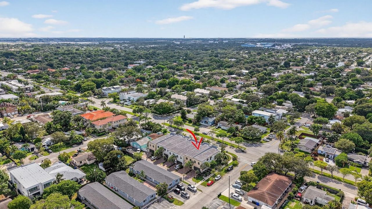 В аренду: $4,700 (3 спален, 3 ванн, 2105 Квадратных фут)