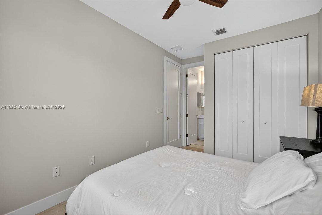 В аренду: $4,700 (3 спален, 3 ванн, 2105 Квадратных фут)