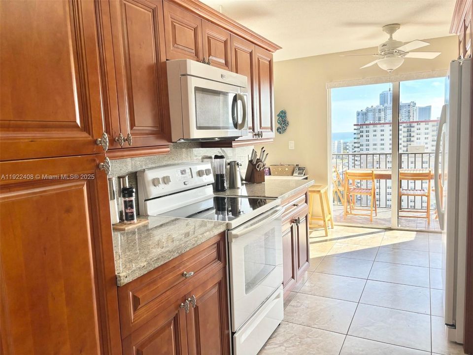 En Venta: $678,777 (2 camas, 2 baños, 1570 Pies cuadrados)