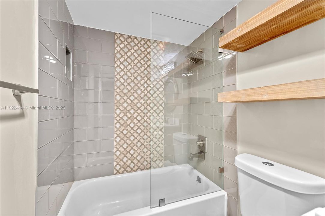 En Venta: $340,000 (2 camas, 2 baños, 1000 Pies cuadrados)