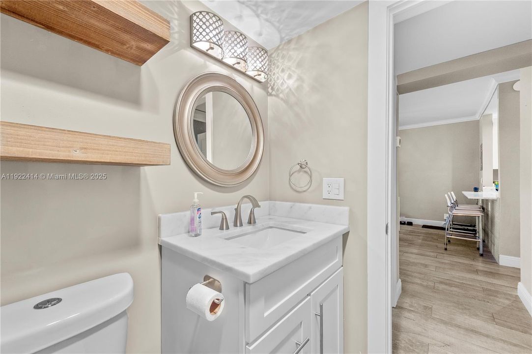 En Venta: $340,000 (2 camas, 2 baños, 1000 Pies cuadrados)