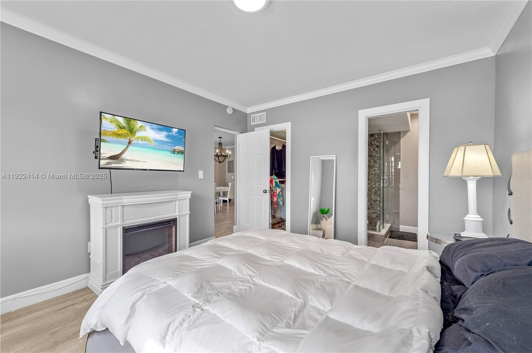 En Venta: $340,000 (2 camas, 2 baños, 1000 Pies cuadrados)