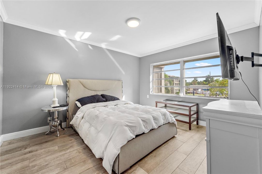 En Venta: $340,000 (2 camas, 2 baños, 1000 Pies cuadrados)