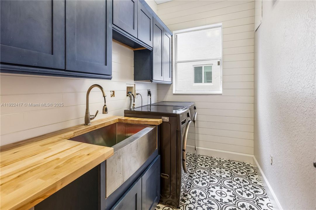 На продажу: $1,470,000 (5 спален, 3 ванн, 3488 Квадратных фут)