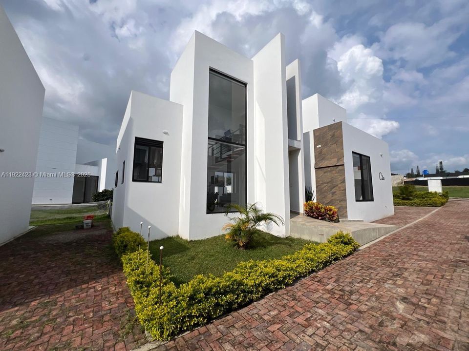 For Sale: $200,000 (3 beds, 4 baths, 0 Square Feet)