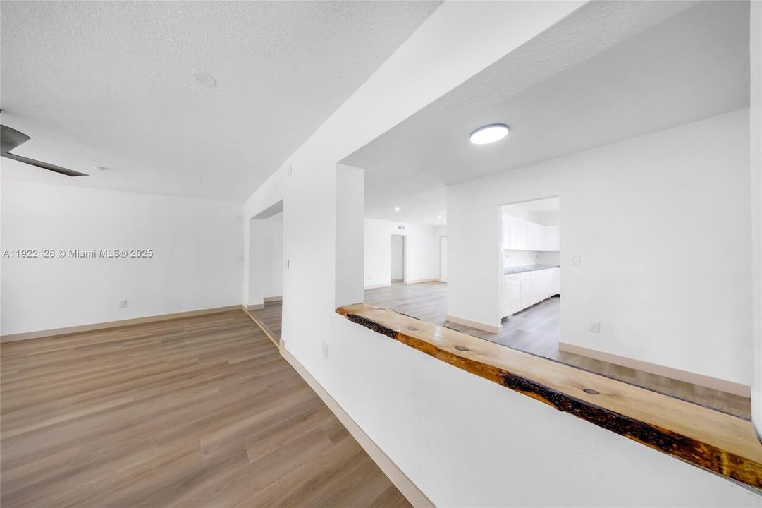 En Venta: $640,000 (4 camas, 3 baños, 2478 Pies cuadrados)