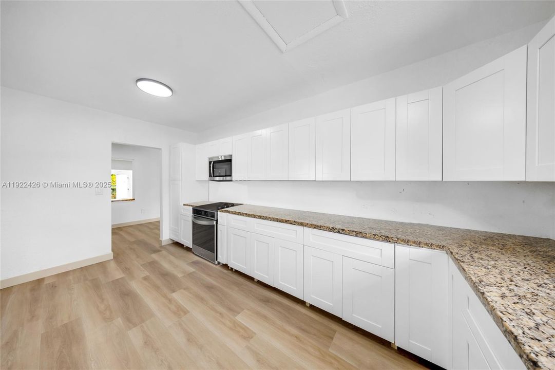 En Venta: $640,000 (4 camas, 3 baños, 2478 Pies cuadrados)