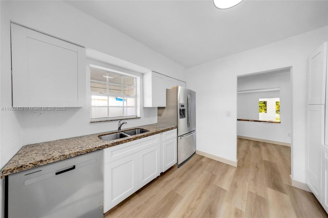 En Venta: $640,000 (4 camas, 3 baños, 2478 Pies cuadrados)