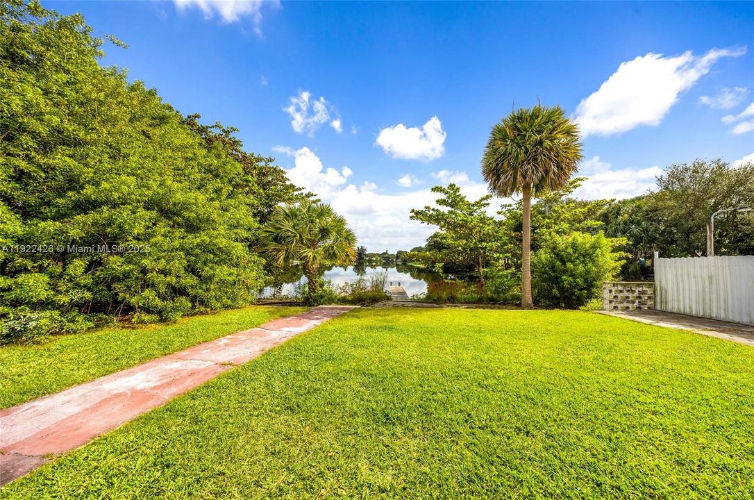 En Venta: $640,000 (4 camas, 3 baños, 2478 Pies cuadrados)