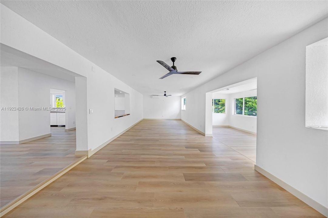 En Venta: $640,000 (4 camas, 3 baños, 2478 Pies cuadrados)