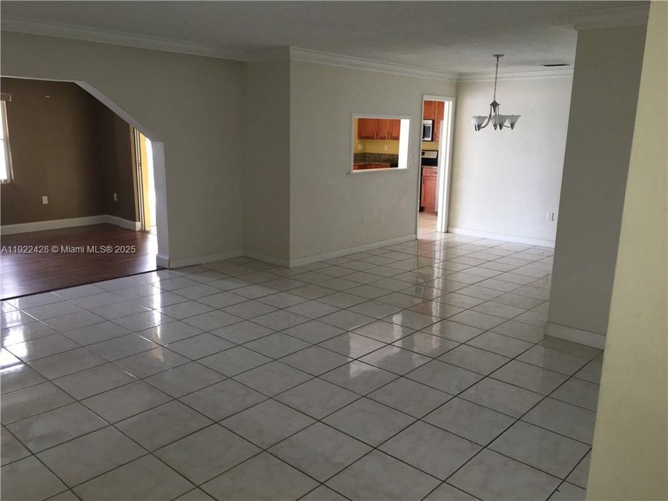 For Rent: $3,000 (3 beds, 2 baths, 1675 Square Feet)