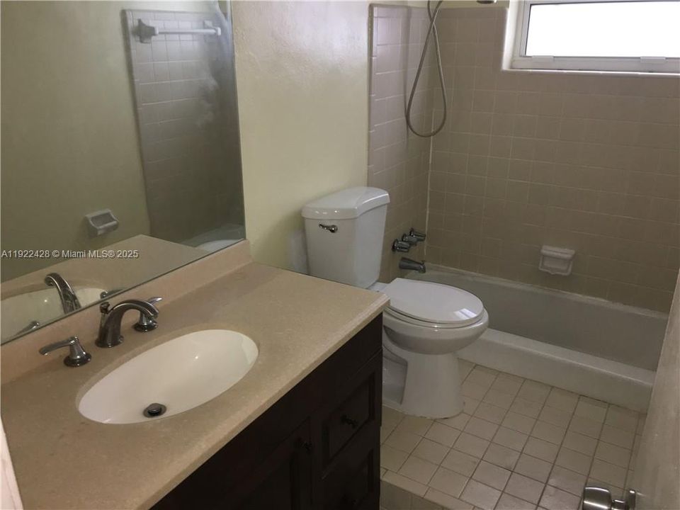 For Rent: $3,000 (3 beds, 2 baths, 1675 Square Feet)