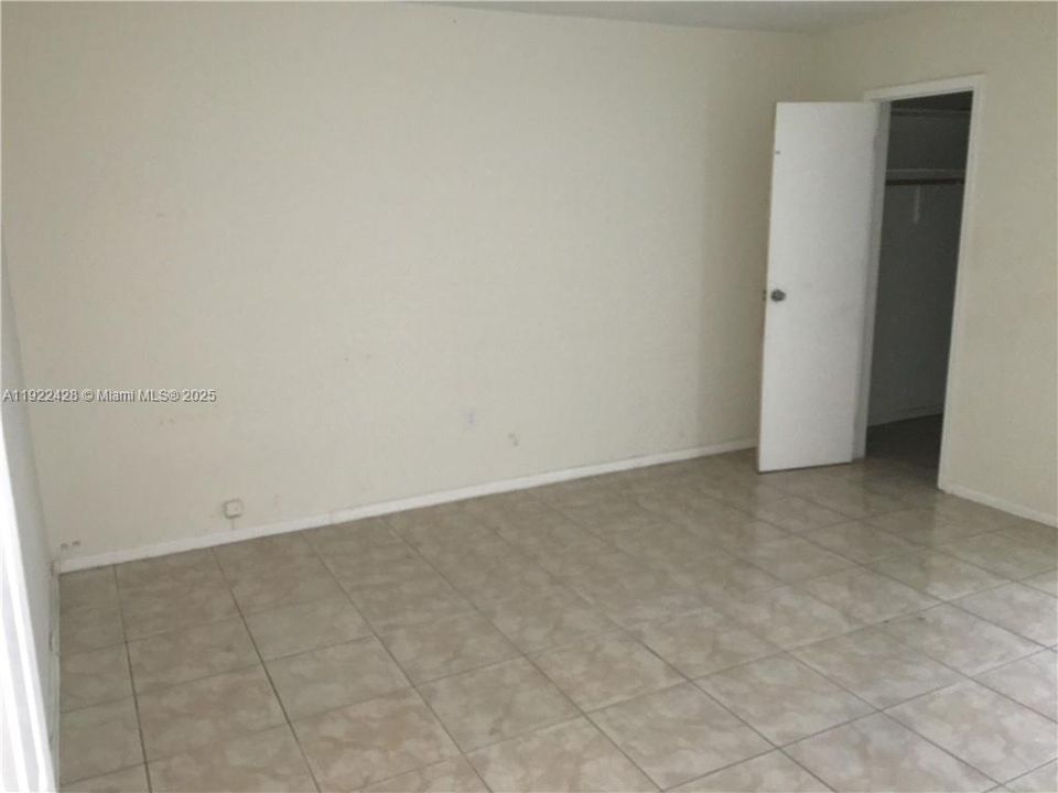 For Rent: $3,000 (3 beds, 2 baths, 1675 Square Feet)