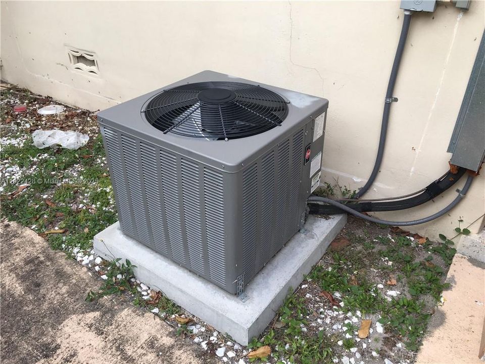 For Rent: $3,000 (3 beds, 2 baths, 1675 Square Feet)