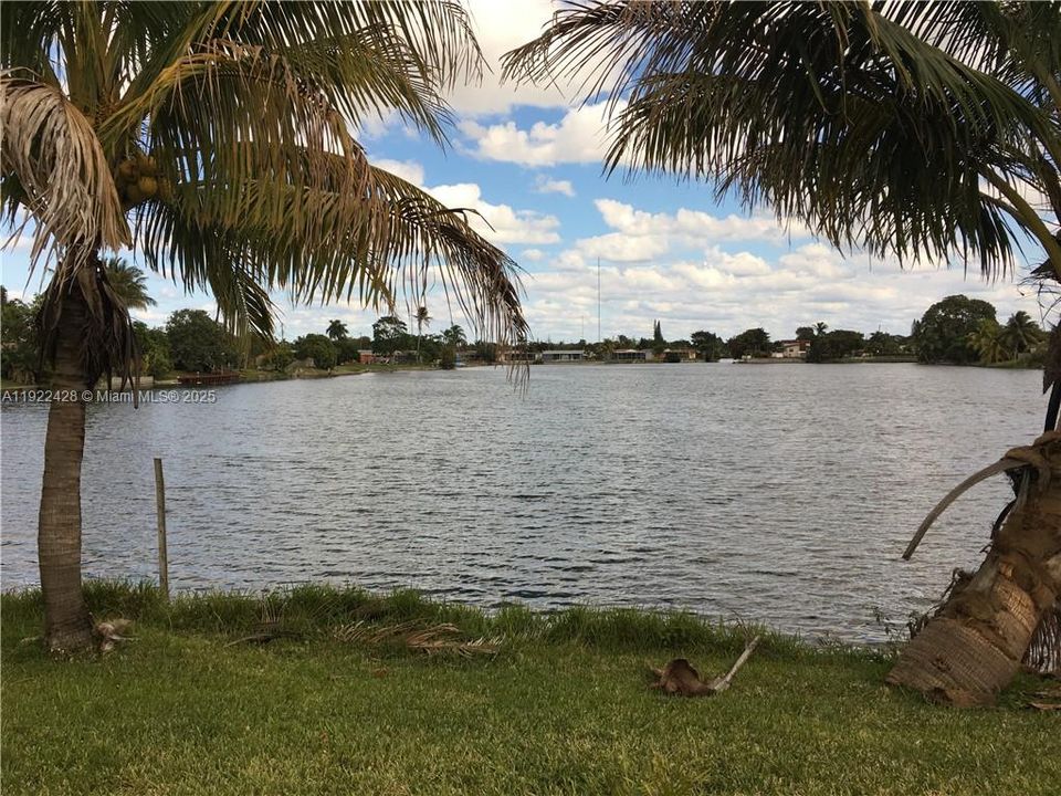 For Rent: $3,000 (3 beds, 2 baths, 1675 Square Feet)