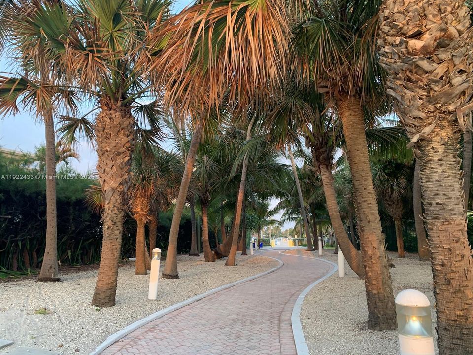 For Sale: $1,350,000 (3 beds, 2 baths, 2237 Square Feet)