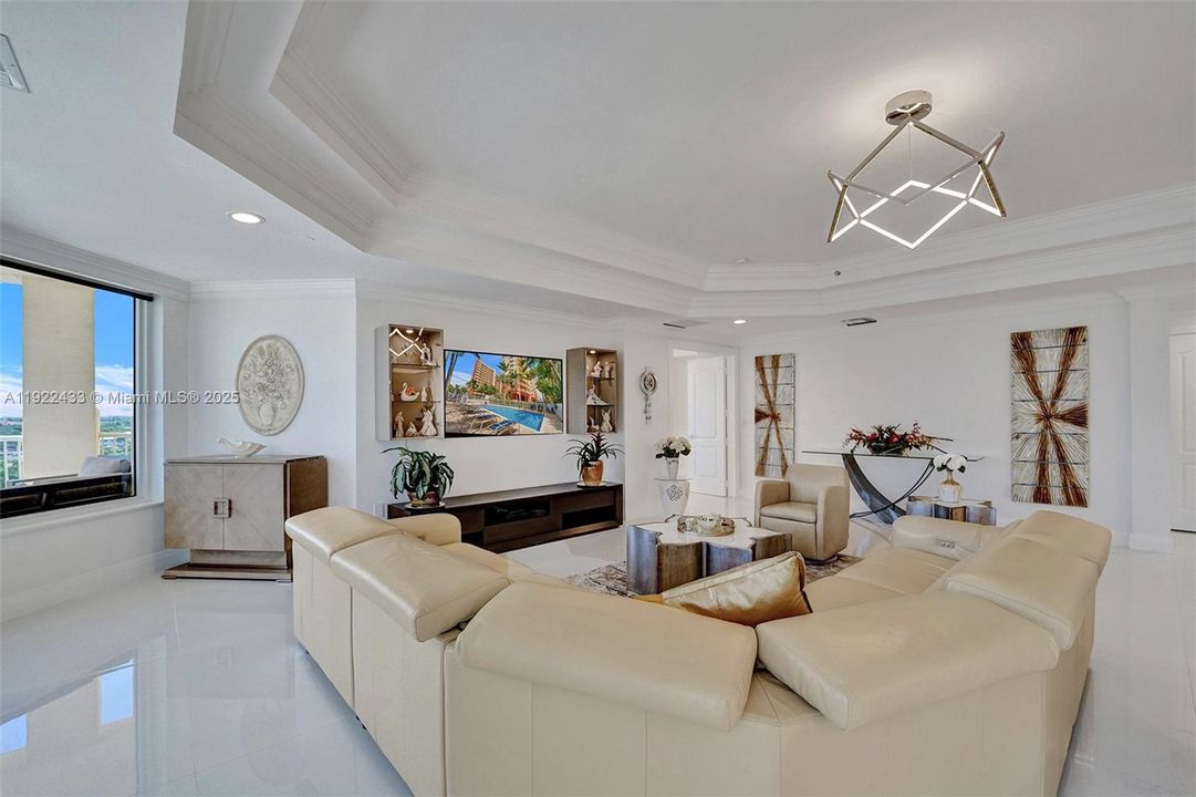 For Sale: $1,350,000 (3 beds, 2 baths, 2237 Square Feet)