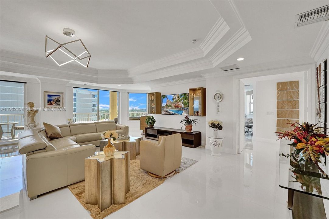 For Sale: $1,350,000 (3 beds, 2 baths, 2237 Square Feet)