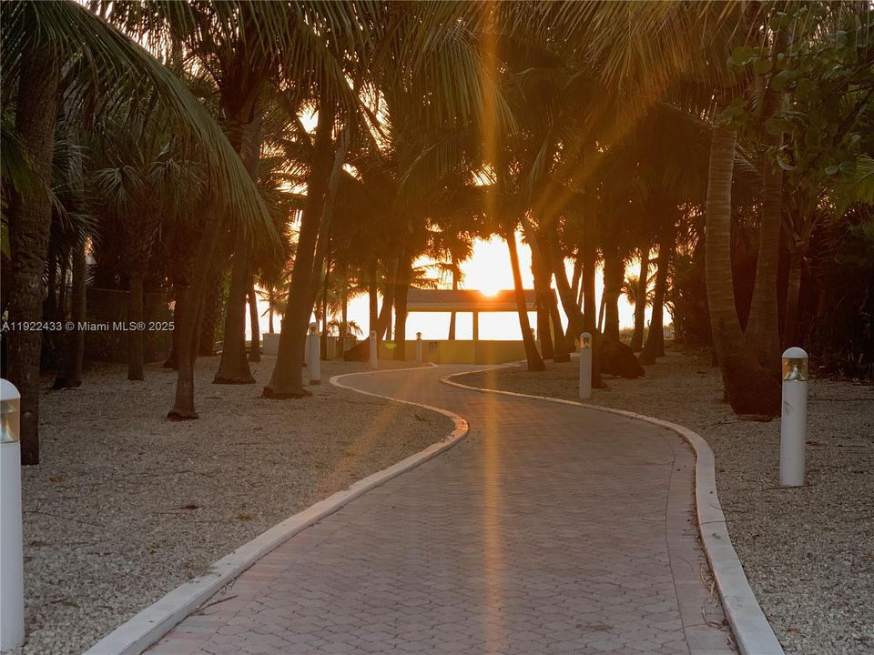 For Sale: $1,350,000 (3 beds, 2 baths, 2237 Square Feet)