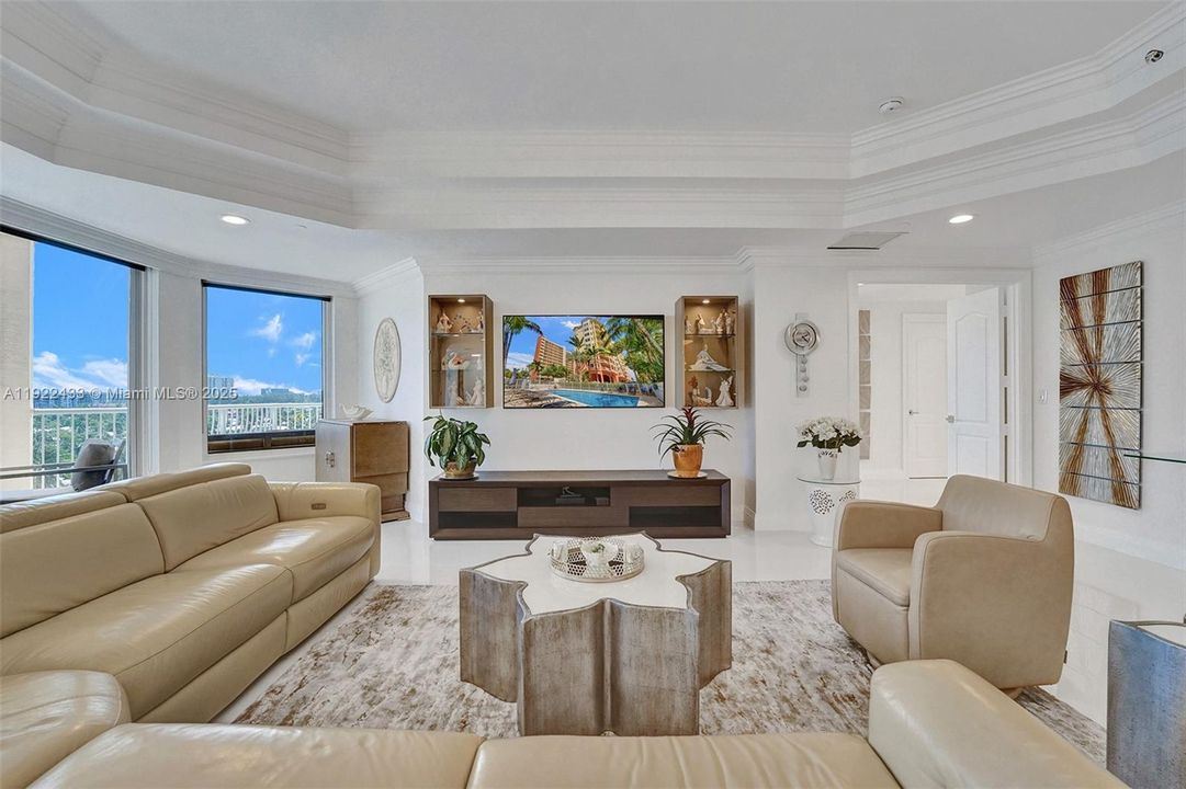 For Sale: $1,350,000 (3 beds, 2 baths, 2237 Square Feet)