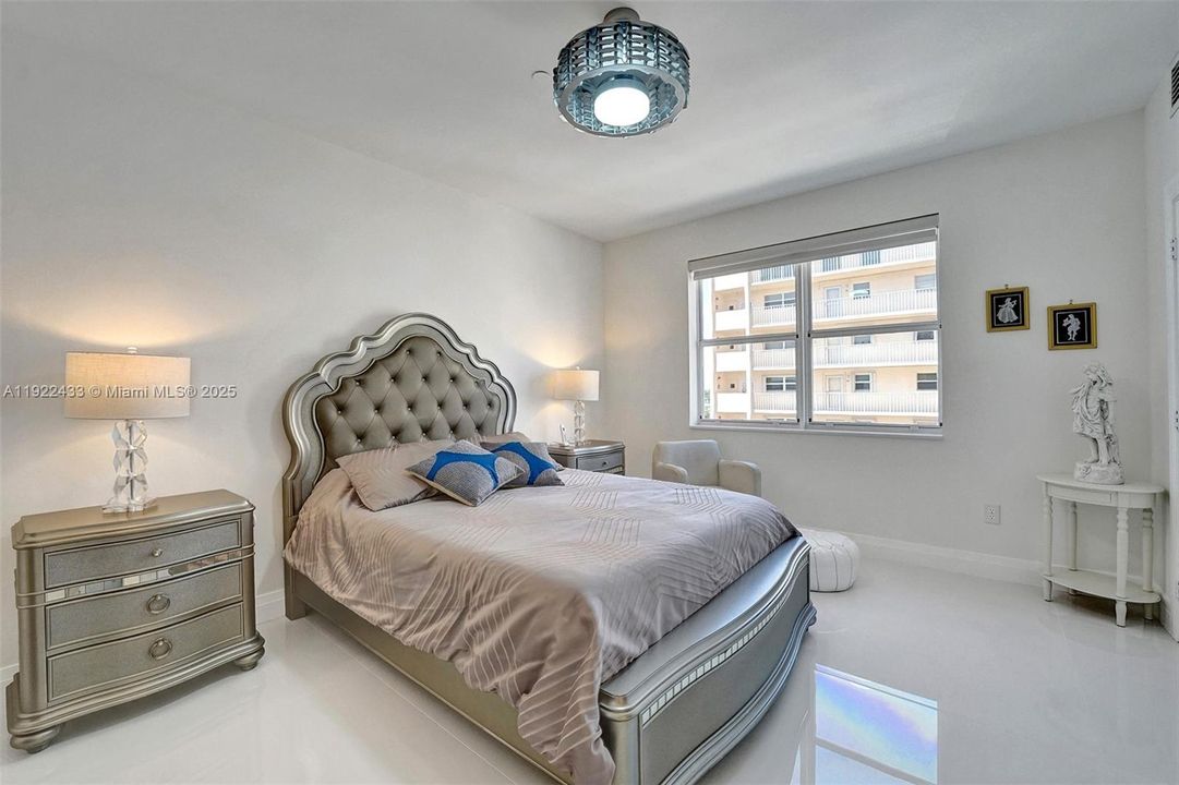 For Sale: $1,350,000 (3 beds, 2 baths, 2237 Square Feet)