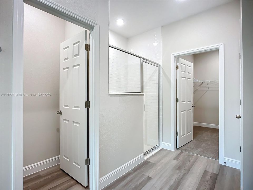 待售: $349,999 (4 贝兹, 2 浴室, 0 平方英尺)