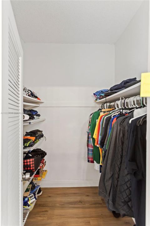 For Sale: $459,000 (2 beds, 2 baths, 1525 Square Feet)