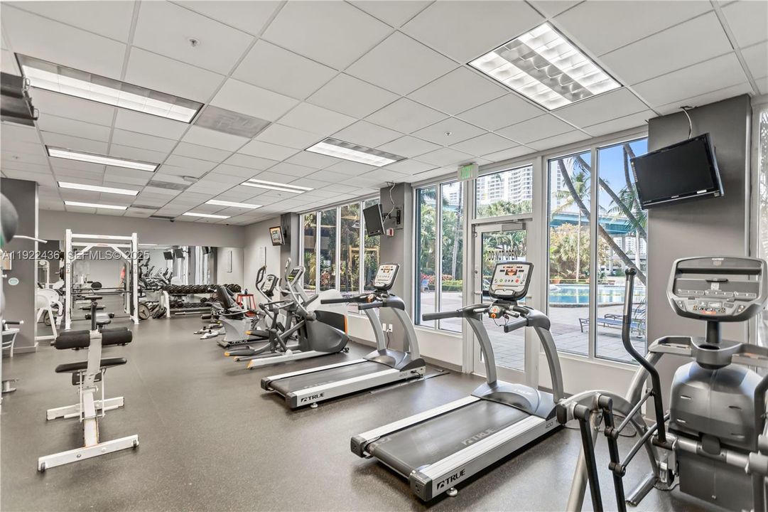 For Sale: $459,000 (2 beds, 2 baths, 1525 Square Feet)