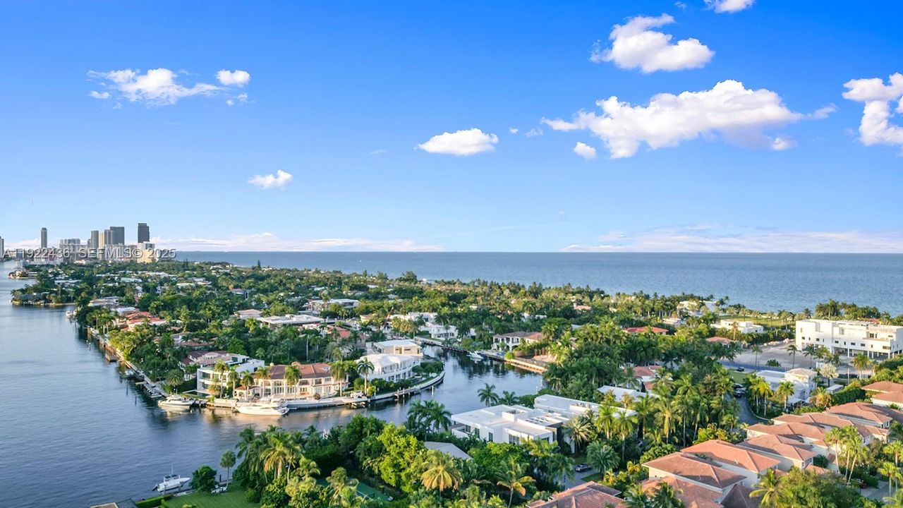 For Sale: $459,000 (2 beds, 2 baths, 1525 Square Feet)