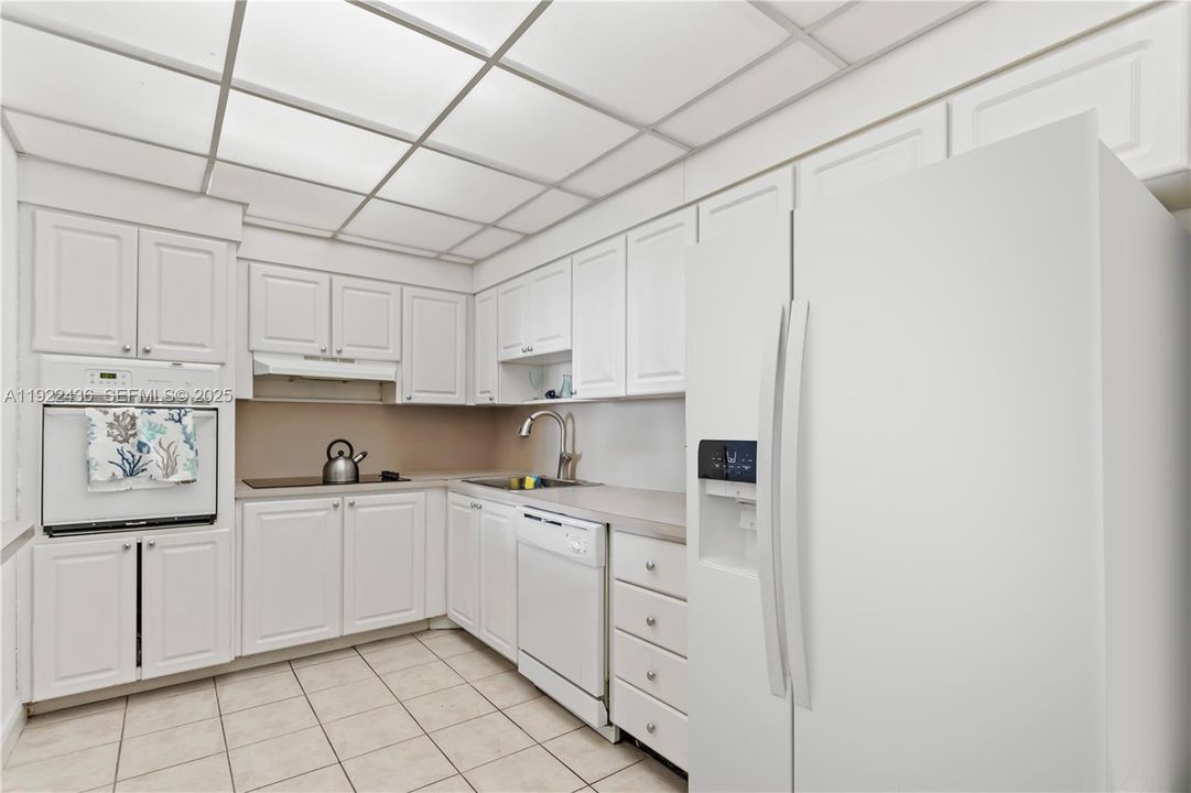 For Sale: $459,000 (2 beds, 2 baths, 1525 Square Feet)