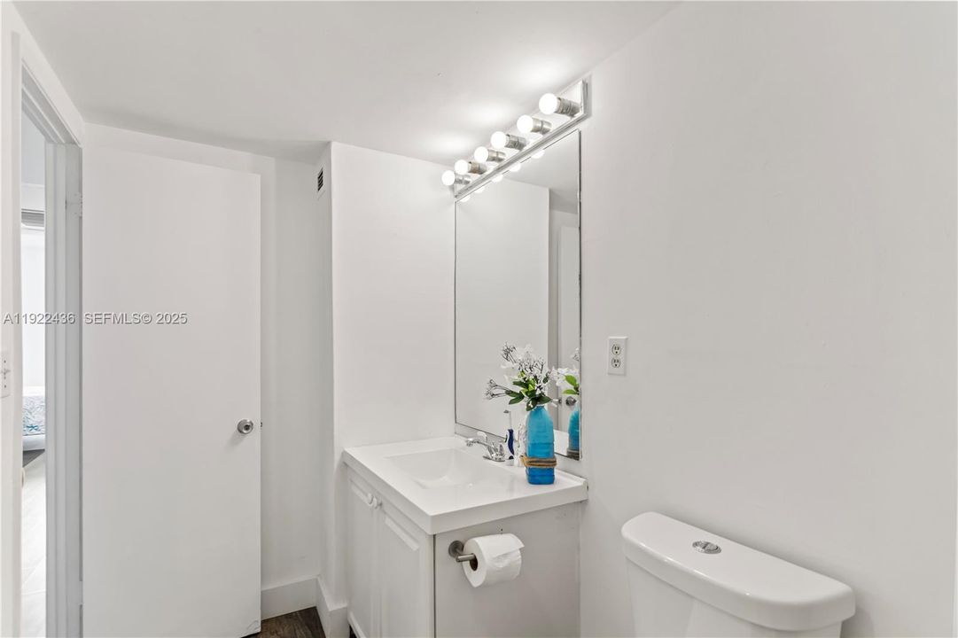 For Sale: $459,000 (2 beds, 2 baths, 1525 Square Feet)