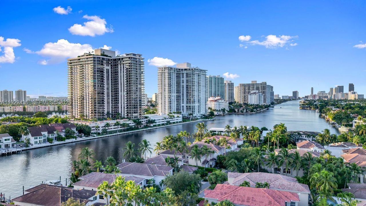 For Sale: $459,000 (2 beds, 2 baths, 1525 Square Feet)