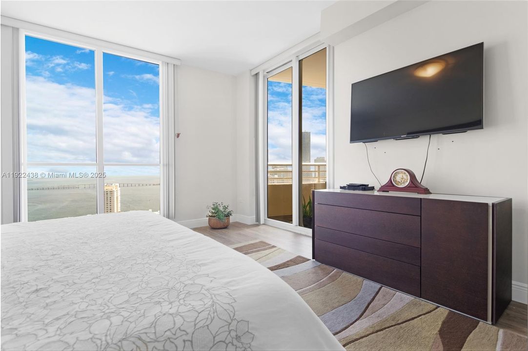 For Rent: $8,500 (2 beds, 2 baths, 1694 Square Feet)