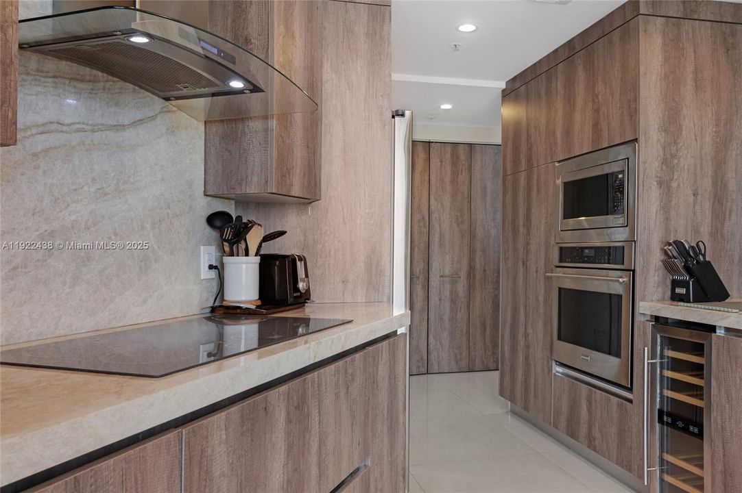 For Rent: $8,500 (2 beds, 2 baths, 1694 Square Feet)