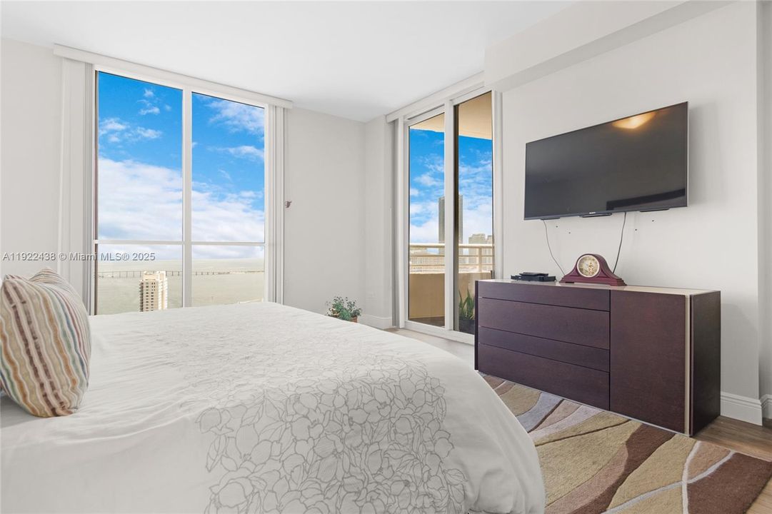 For Rent: $8,500 (2 beds, 2 baths, 1694 Square Feet)