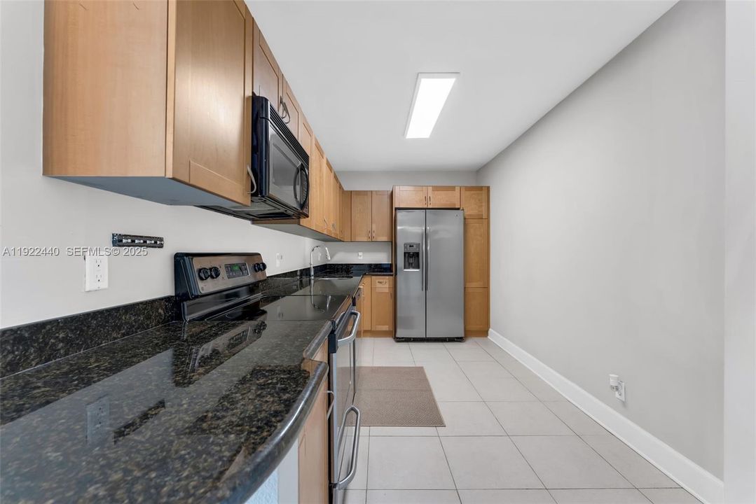 For Sale: $435,000 (2 beds, 2 baths, 1287 Square Feet)