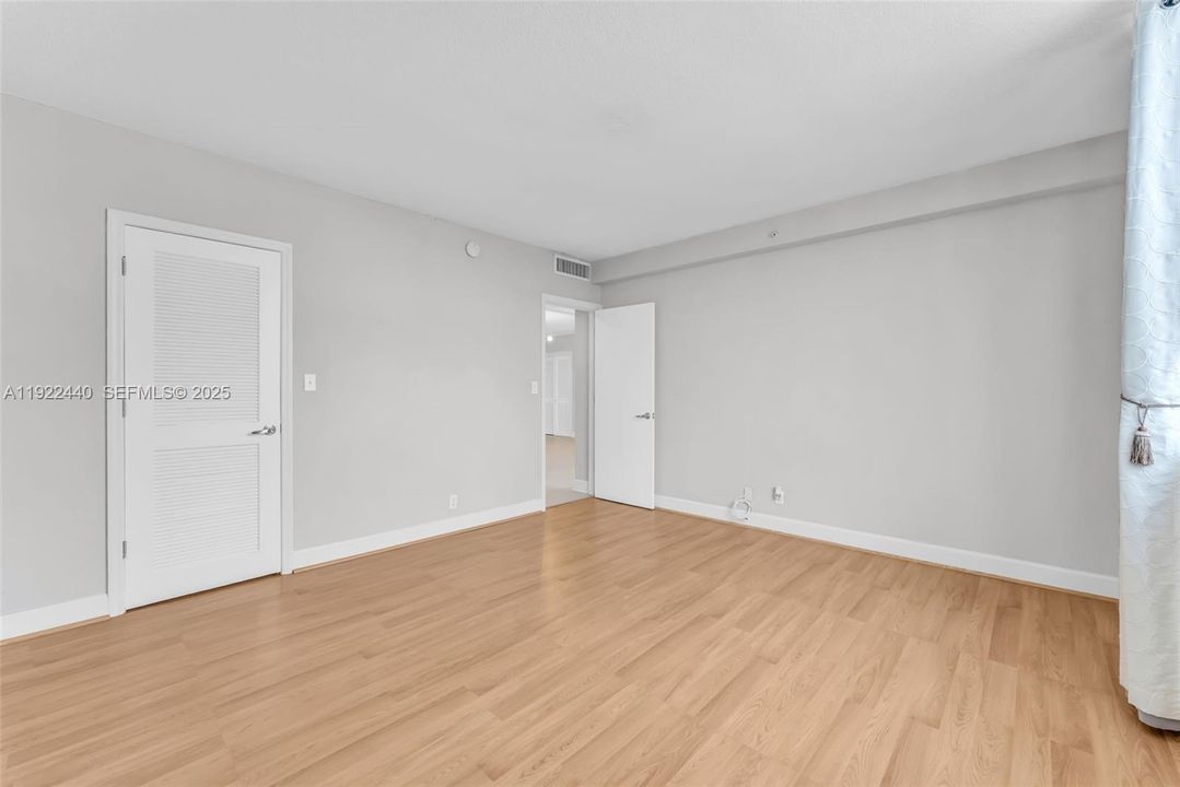 For Sale: $435,000 (2 beds, 2 baths, 1287 Square Feet)