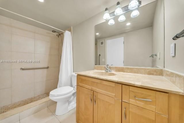 bath in primary bedroom