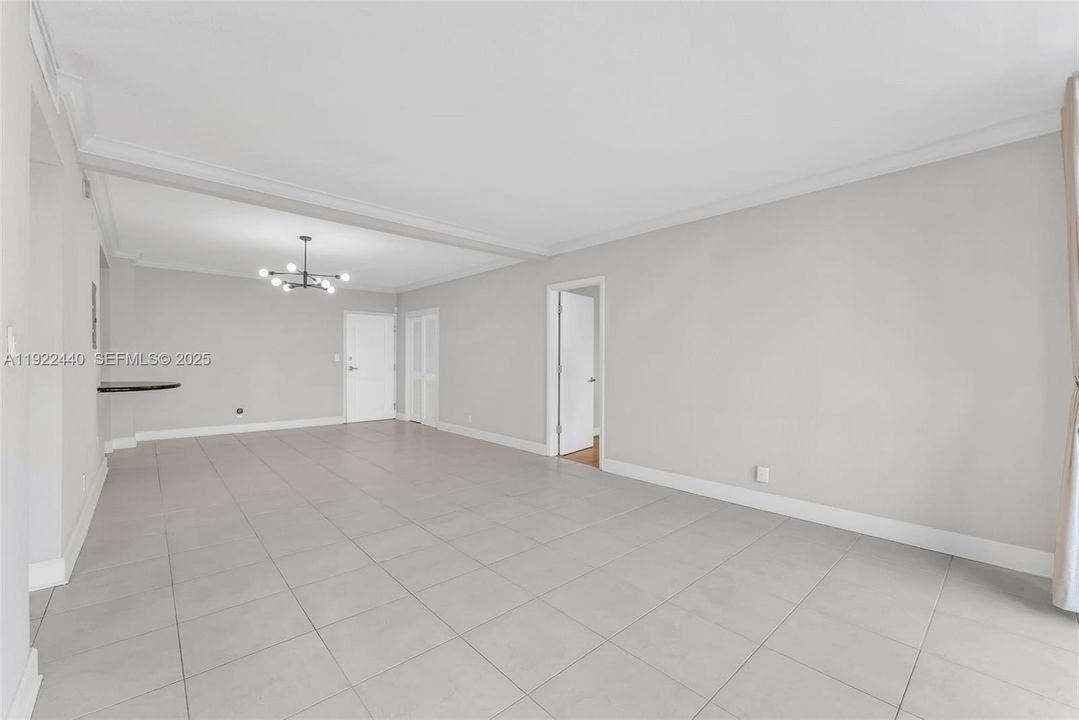For Sale: $435,000 (2 beds, 2 baths, 1287 Square Feet)