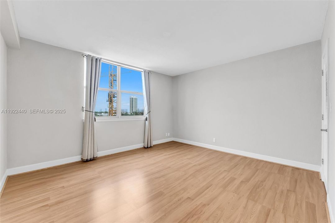 For Sale: $435,000 (2 beds, 2 baths, 1287 Square Feet)